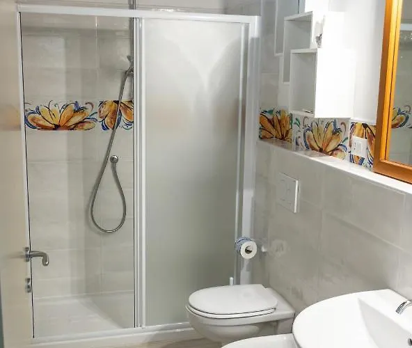 לינה וארוחת בוקר La Casa Di Santino 3*