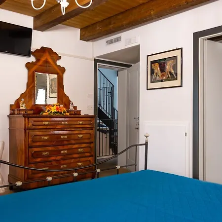 La Casa Di Santino